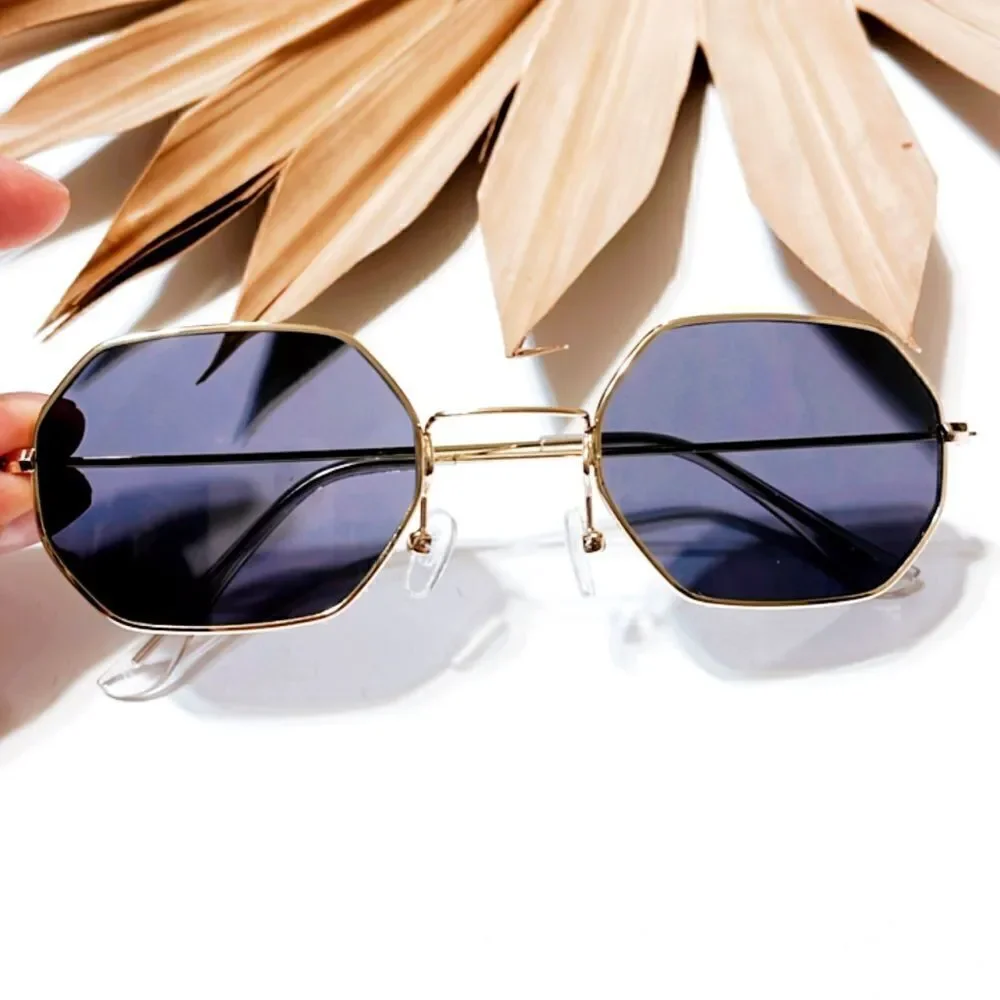 Vintage  minimalist sunglasses E8